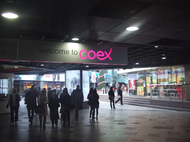 【三成站】韓國最大百貨商城Coex mall，佔地近40000坪(電影院、水族館、唱片行、書店、百貨公司、七樂賭場等)+現代百貨通道公開，放大3倍新路線！