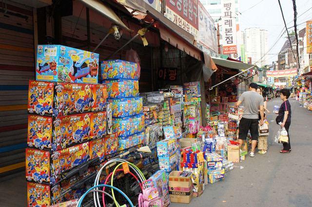 【東大門站】韓國文具、玩具、水族用品批發大街
