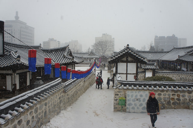 [LIVE]體驗韓國文化之旅 南山韓屋村 、仁寺洞 & 貧民區裡簡單的幸福 – 螞蟻村-2011.01.23