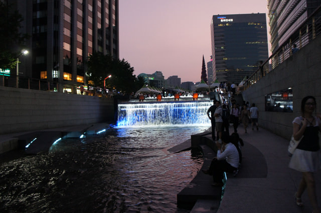 【光化門站】與首爾市民同樂的城市河岸"清溪川"(+數位花園)