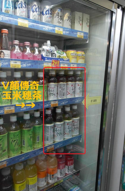 韓國旅遊書必推的人氣代表飲品-V顏傳奇玉米穗茶(V라인얼굴 옥수수 수염차)，終於來台灣了…..現在在全家便利商店就買得到囉！